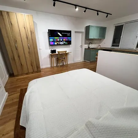 Apartment Dai -near *